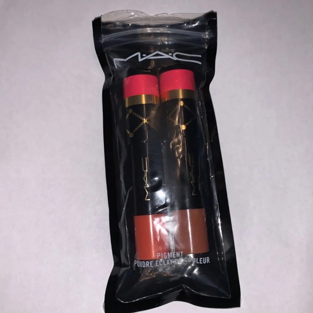 Mac lip pigment